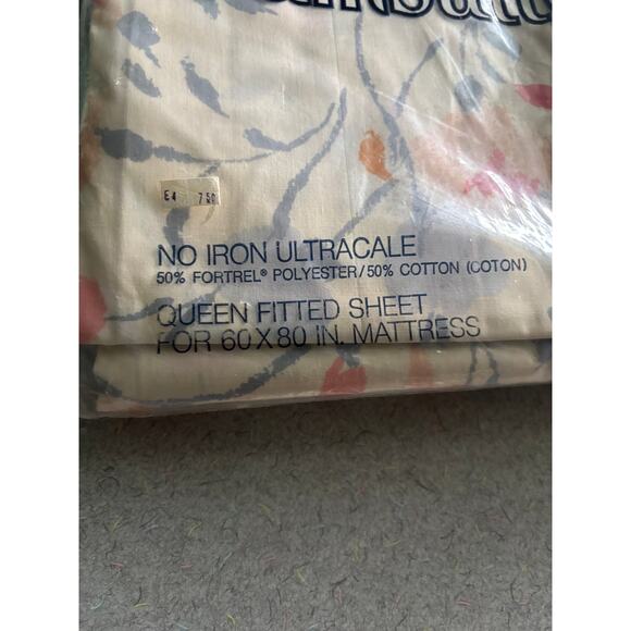 Vintage Wamsutta Ultracale Queen Fitted Sheet - with Matching King Pillowcases - Picture 3 of 6